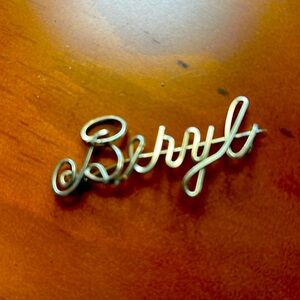 Handmade Vintage Beryl Pin 1965